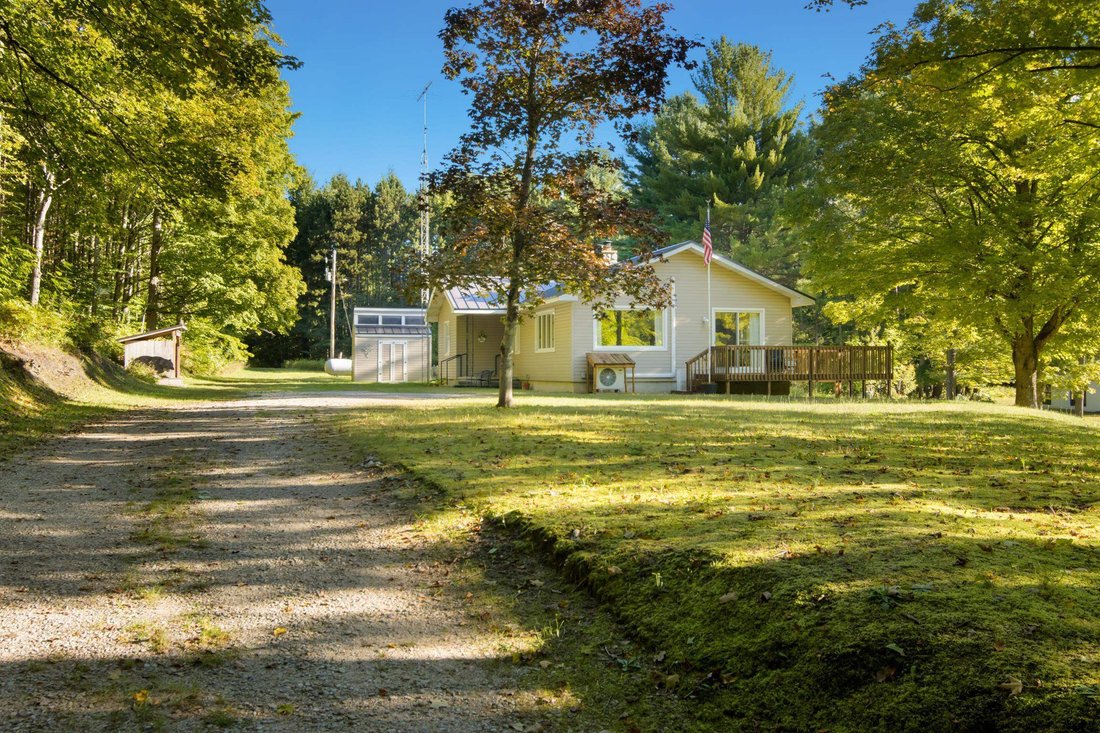 Casa en Interlochen, Míchigan, Estados Unidos 1 - 18890289