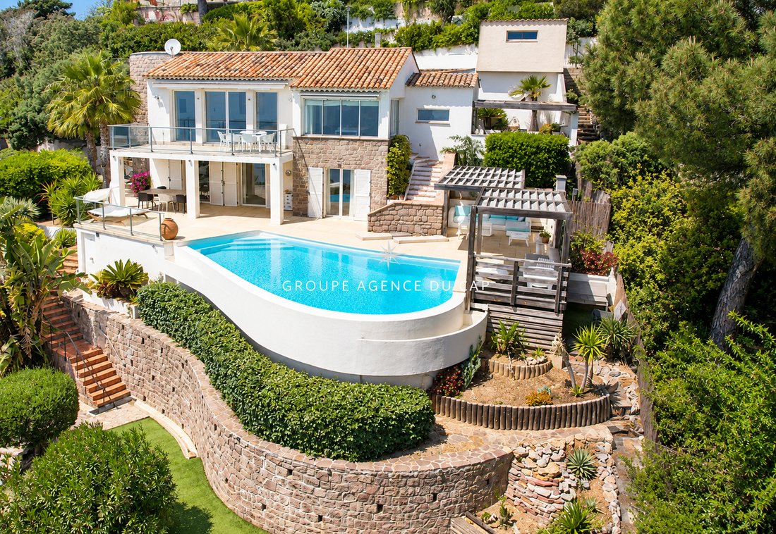 Villa in Les Issambres, Roquebrune-sur-Argens, France 1 - 17099816