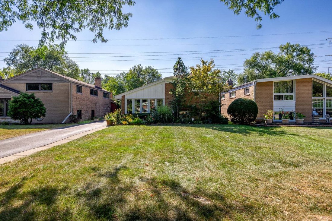 House in Lincolnwood, Illinois, United States 1 - 18889652