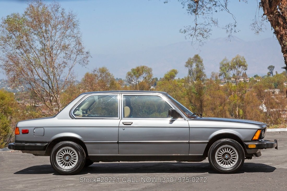 BMW 320i in Los Angeles, CA 4 - 18891371