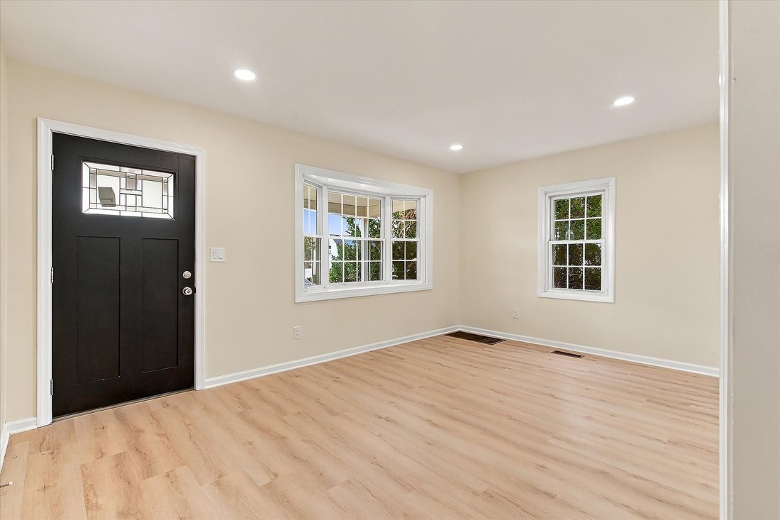 House in Sayreville, New Jersey, United States 5 - 18884393