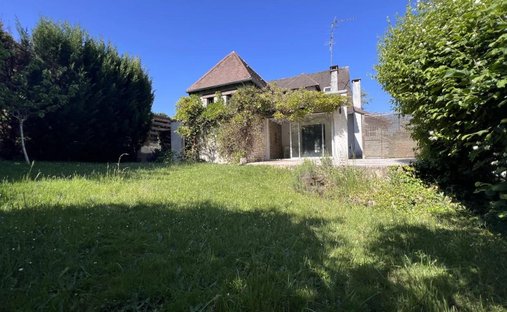 House in Sud, Plaisir, France 1