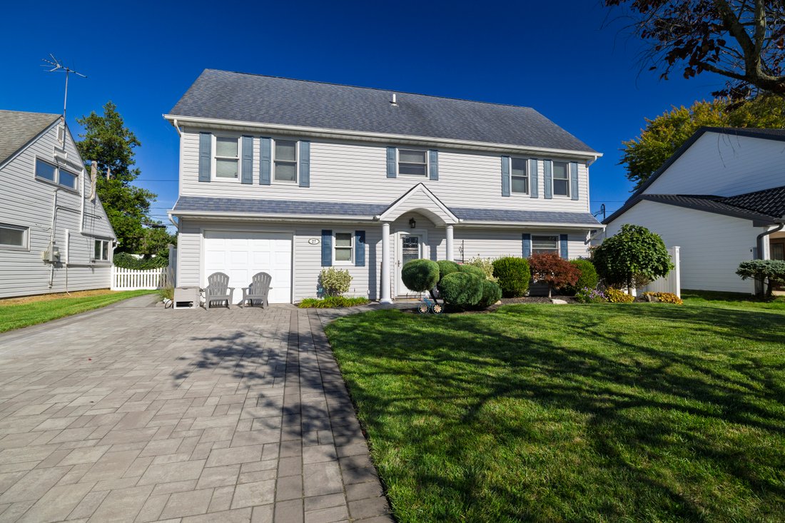 House in Wantagh, New York, United States 1 - 18878508