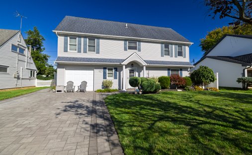 House in Wantagh, New York, United States 1