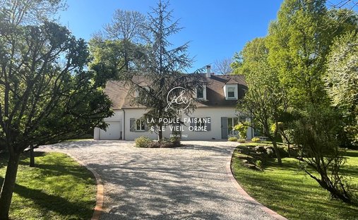 House in Richebourg, Ile-de-France, France 1