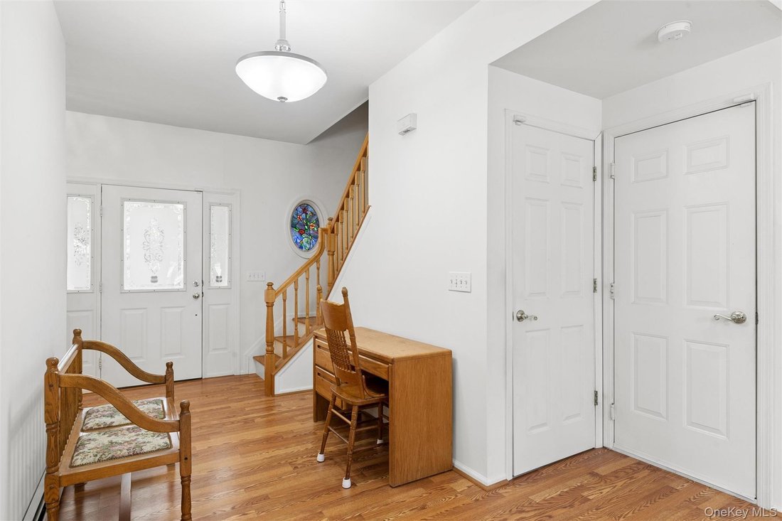 House in Manorville, New York, United States 4 - 18891142