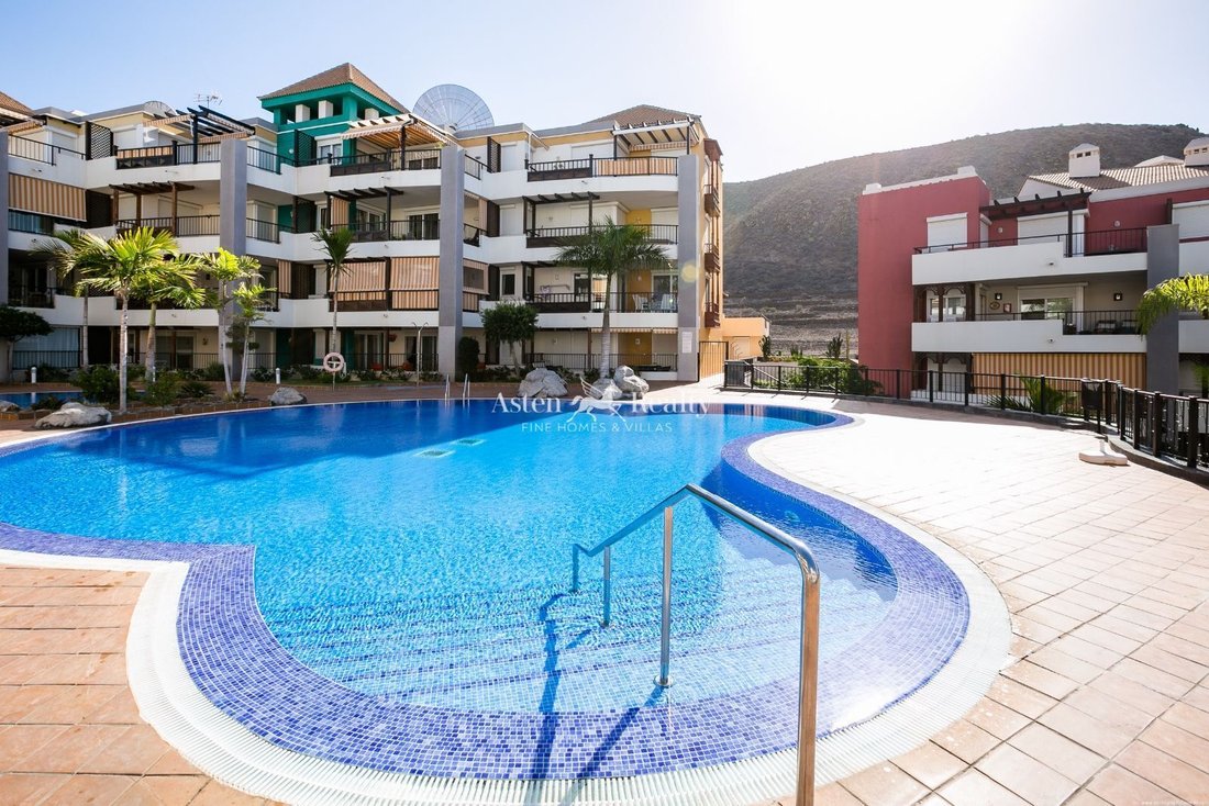 House in Los Cristianos, Canary Islands, Spain 2 - 18879225