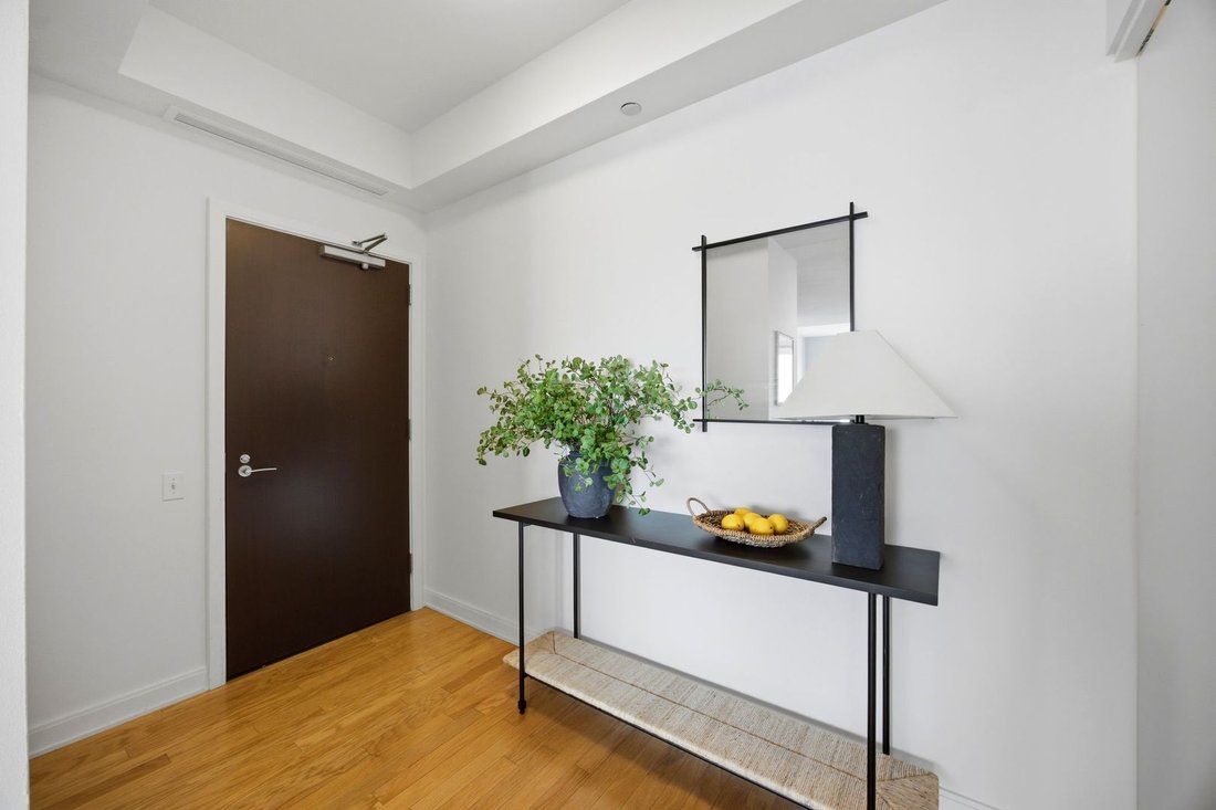 Condo in Chicago, Illinois, United States 2 - 18889671