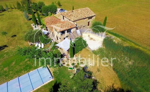 House in Montbrun-les-Bains, Auvergne-Rhône-Alpes, France 1