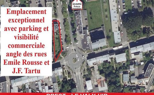 Land in Centre, Brest, France 1