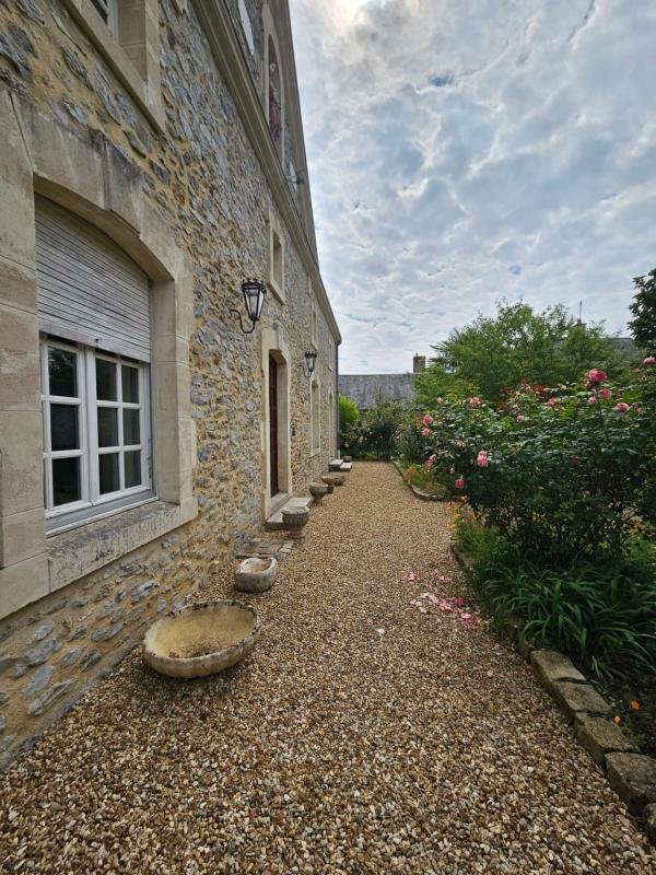 Maison à Fresnay-sur-Sarthe, Pays de la Loire, France 3 - 18887298