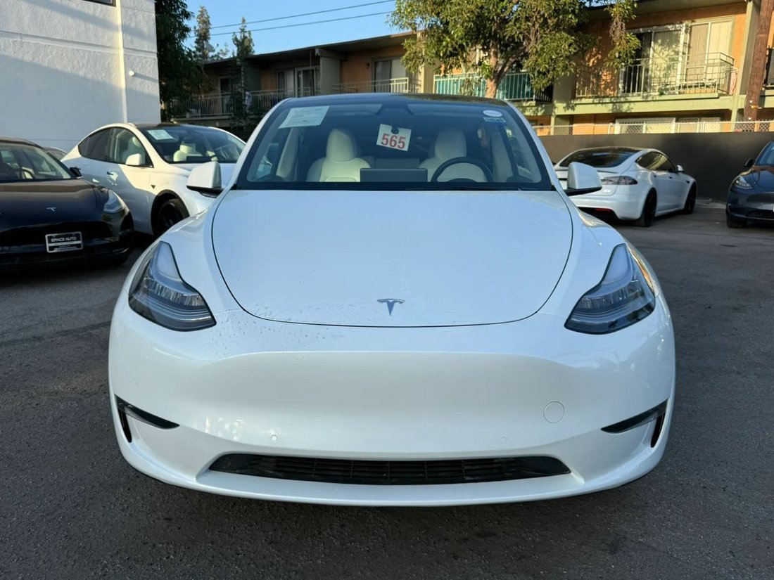 Suv in Azusa, CA, United States 2 - 18892055