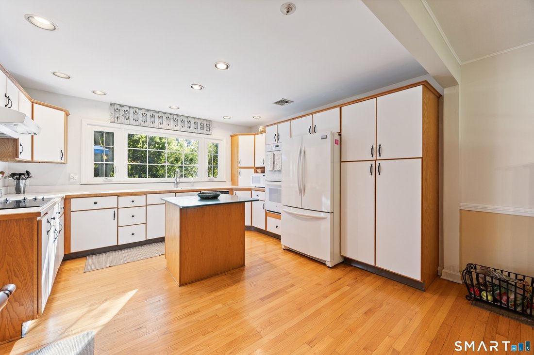 House in Cheshire, Connecticut, United States 3 - 18890797