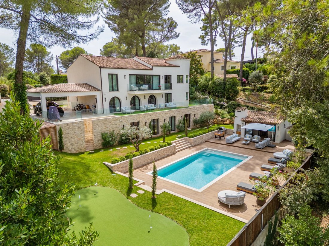 Villa in Mougins, Provence-Alpes-Côte d'Azur, France 1 - 18879620