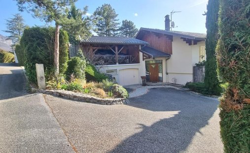 Villa in Hameaux, Saint-Ismier, Frankreich 1