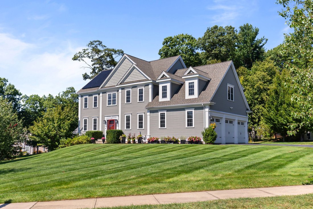 House in Northbridge, Massachusetts, United States 2 - 18886304
