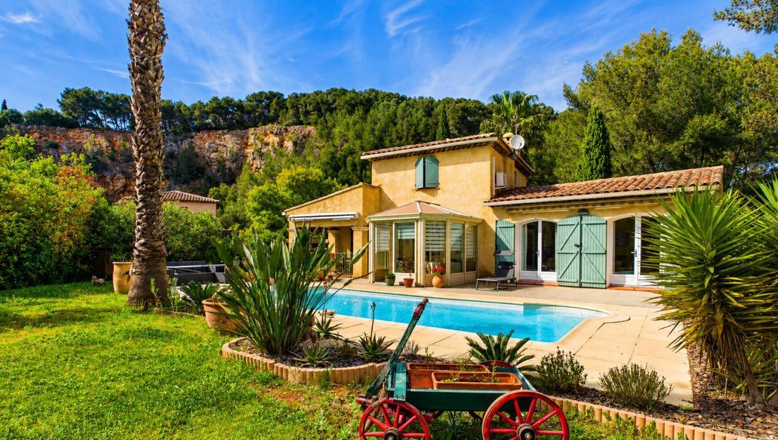 Villa in Carqueiranne, Provence-Alpes-Côte d'Azur, Frankreich 1 - 18882630