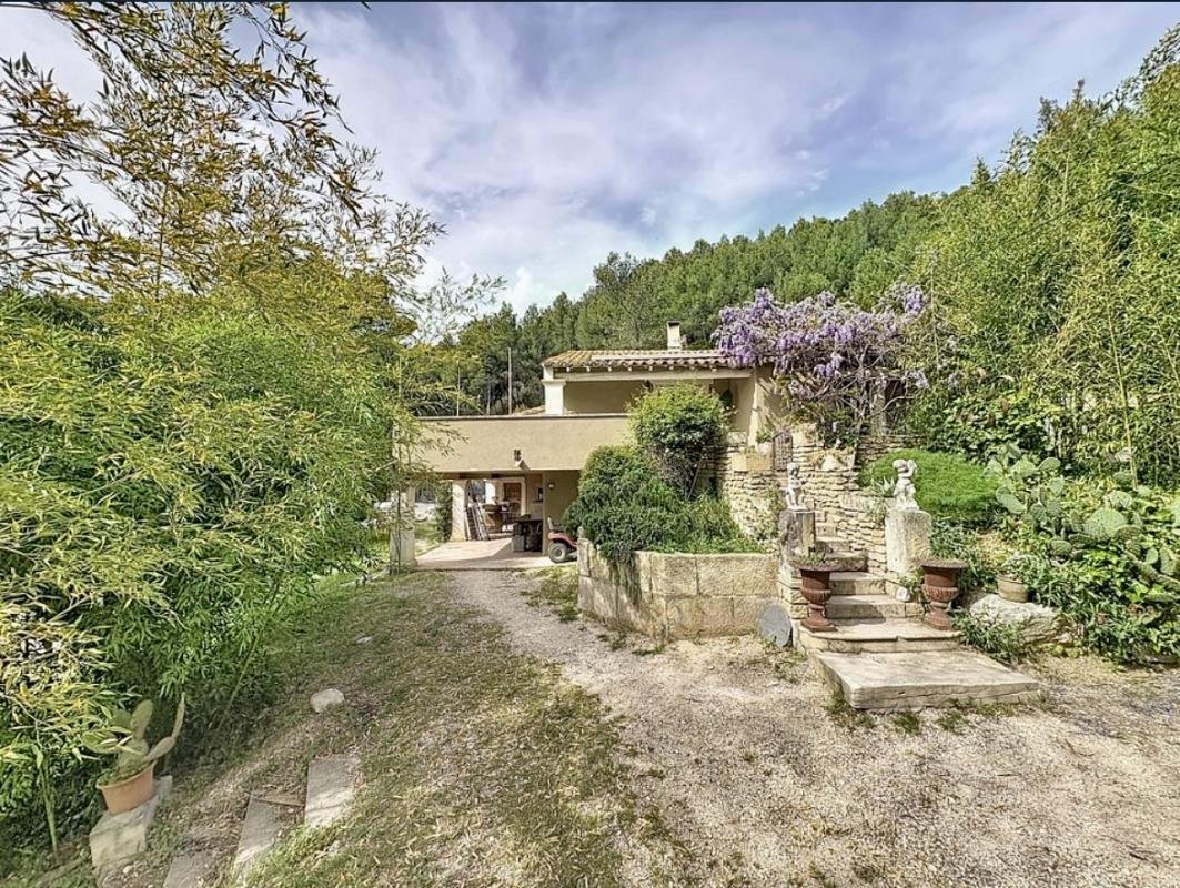 House in Cheval-Blanc, Provence-Alpes-Côte d'Azur, France 1 - 18882077