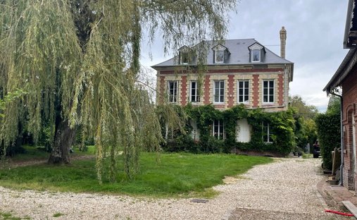 Maison à Bernay, Normandie, France 1