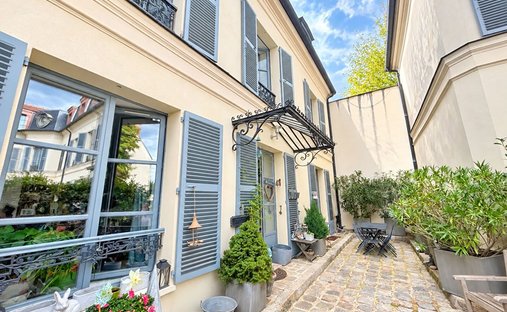 House in Fontainebleau, Ile-de-France, France 1