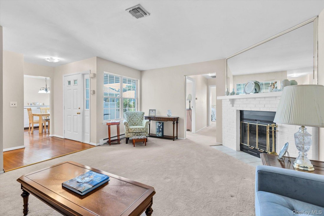 Condo in Yaphank, New York, United States 3 - 18891139