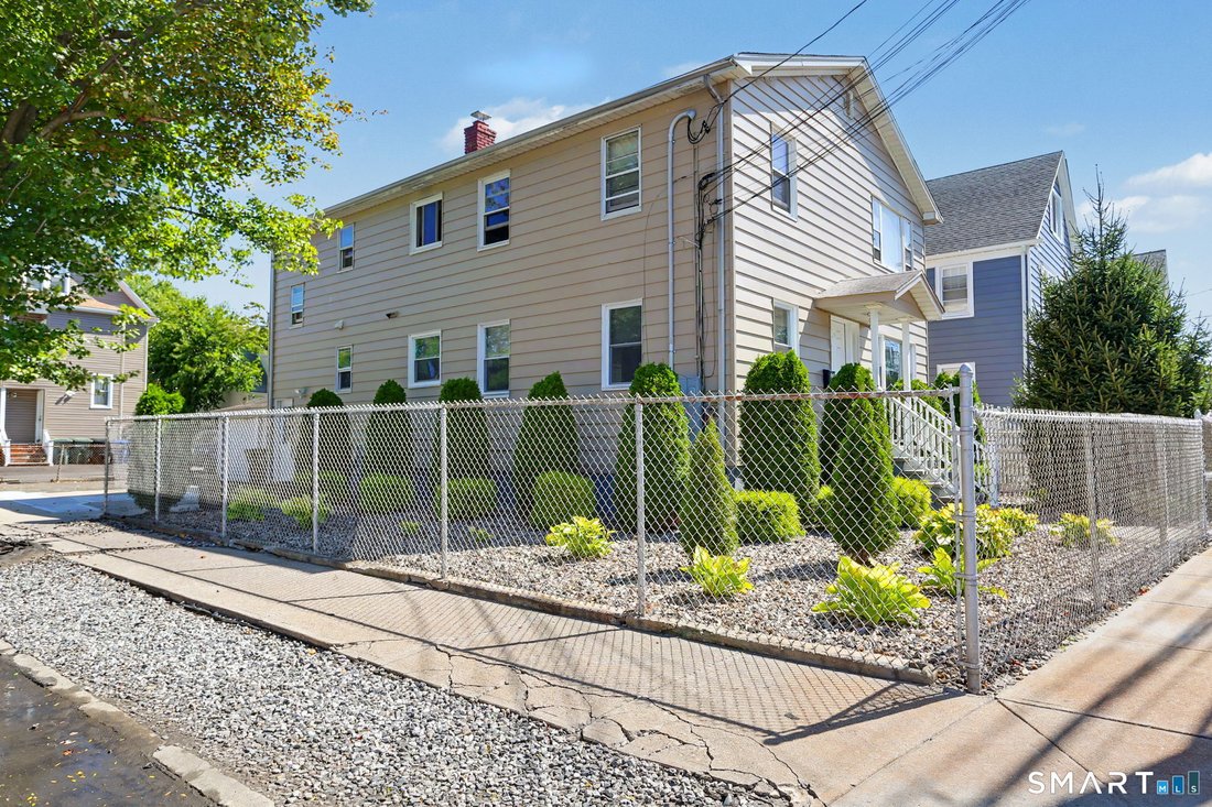 House in Bridgeport, Connecticut, United States 3 - 18888746