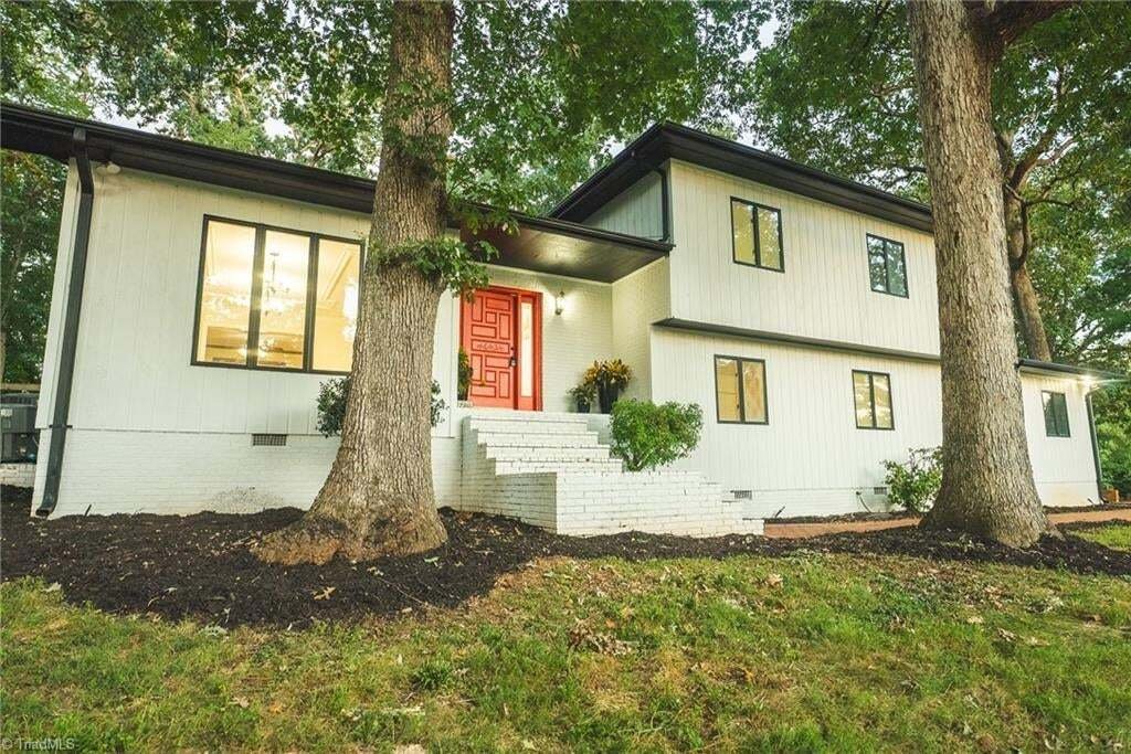House in Hickory, North Carolina, United States 1 - 18805072