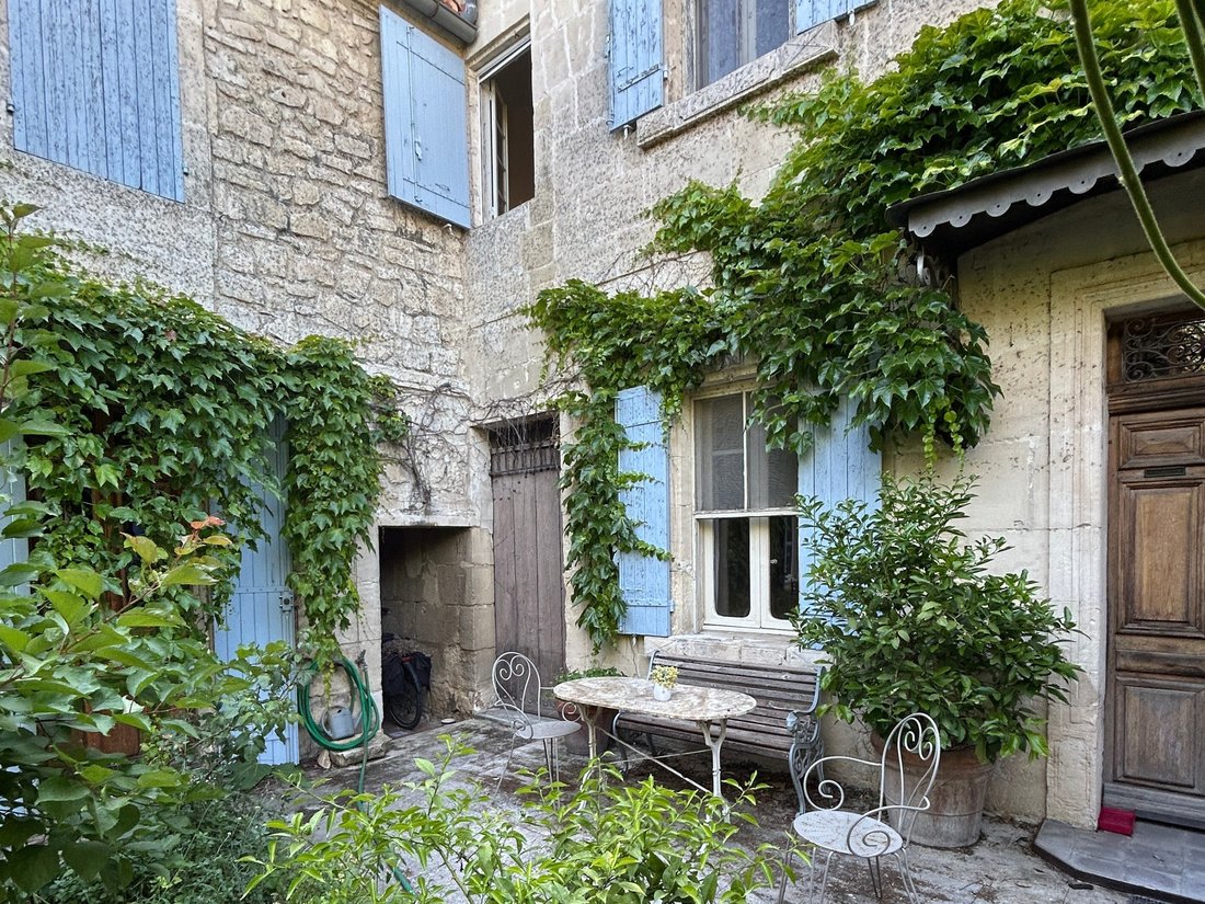 Maison à Fontvieille, Provence-Alpes-Côte d'Azur, France 2 - 18890700