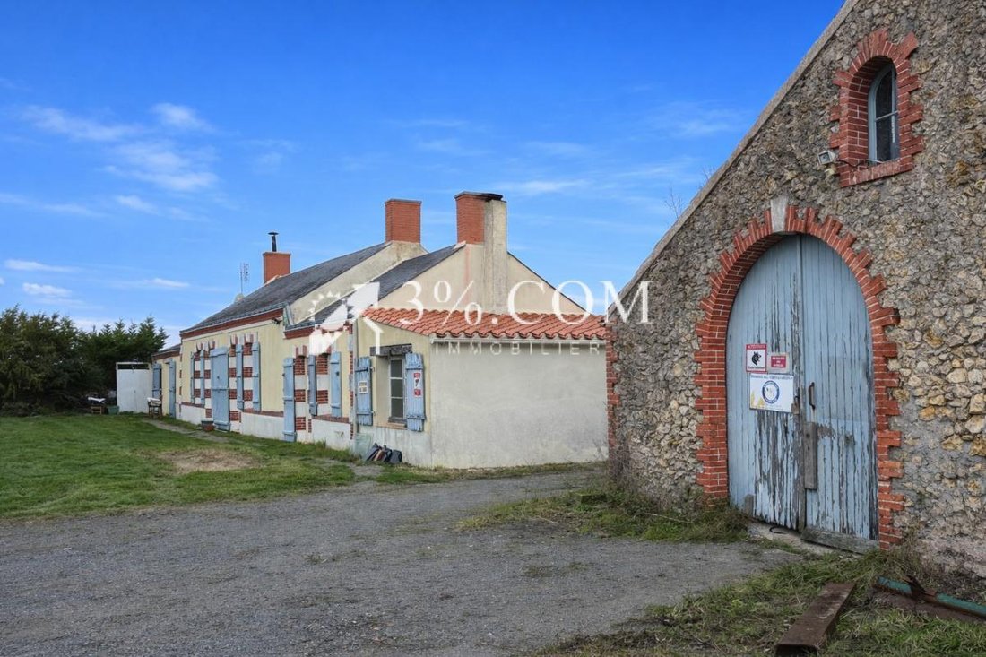 Landhaus in Arrondissement von Les Sables-d'Olonne, Pays de la Loire, Frankreich 1 - 18885503