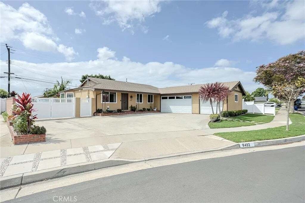 House in Huntington Beach, California, United States 4 - 18890073