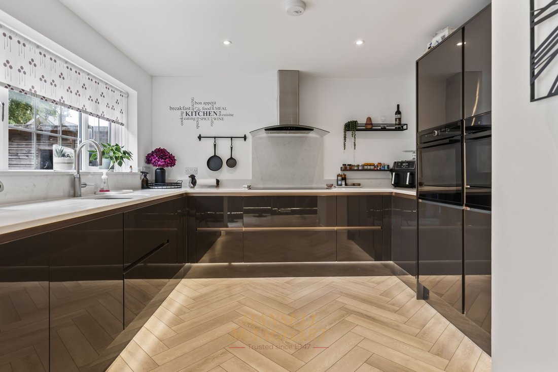 Casa a Crawley Down, Inghilterra 2 - 18880411