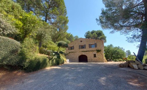 Casa a Est, Lorgues, Francia 1