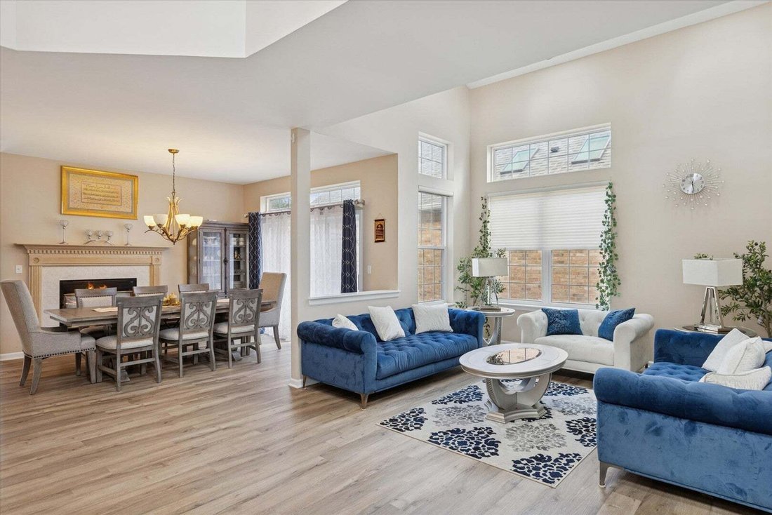 Condo in Villa Park, Illinois, United States 3 - 18889678