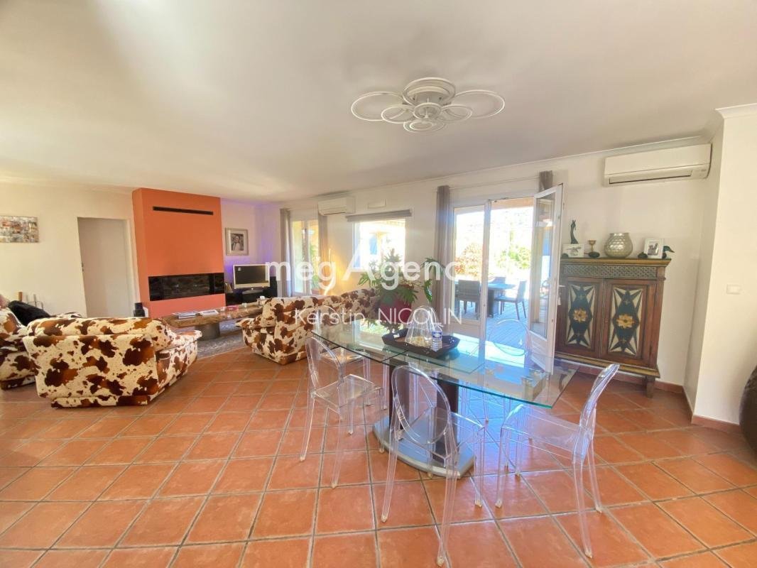 House in Neoules, Provence-Alpes-Côte d'Azur, France 4 - 18884016