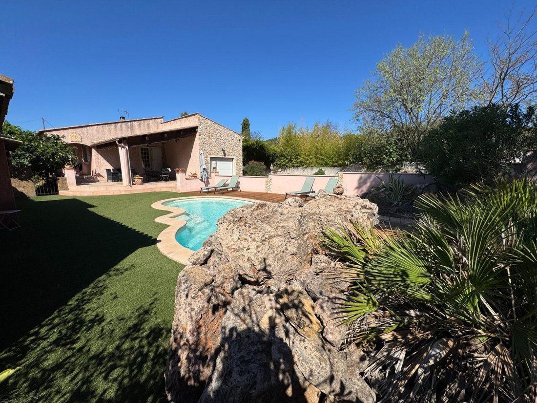House in Le Cannet-des-Maures, Provence-Alpes-Côte d'Azur, France 2 - 18812536