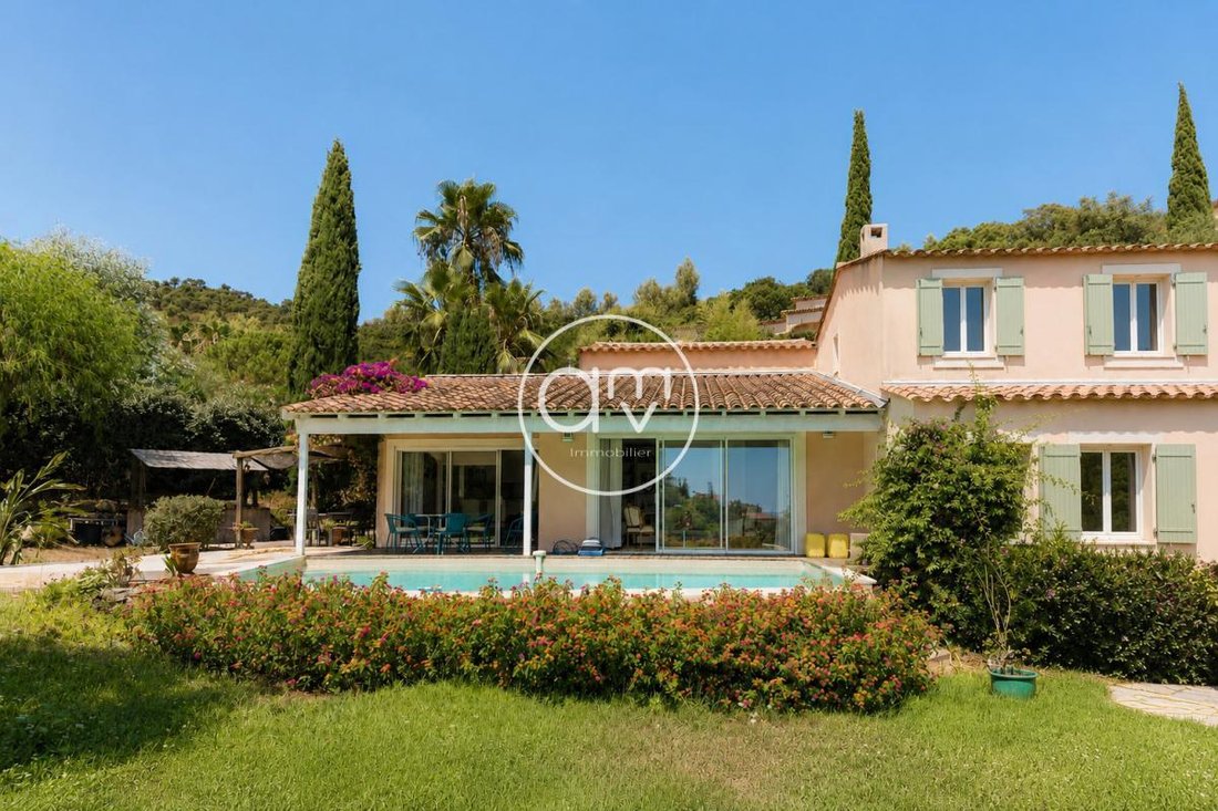 Villa à Hyères, Provence-Alpes-Côte d'Azur, France 1 - 18885922