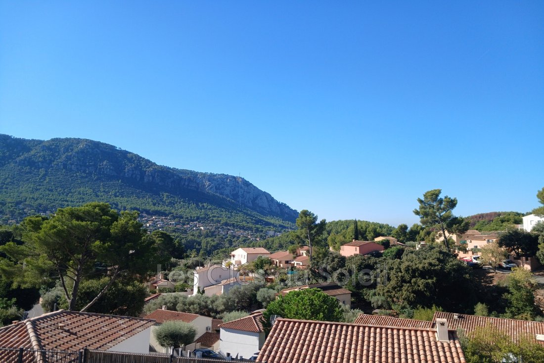 Villa in Le Revest-les-Eaux, Provence-Alpes-Côte d'Azur, France 1 - 18119643