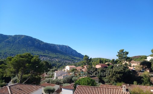 Villa in Le Revest-les-Eaux, Provence-Alpes-Côte d'Azur, France 1