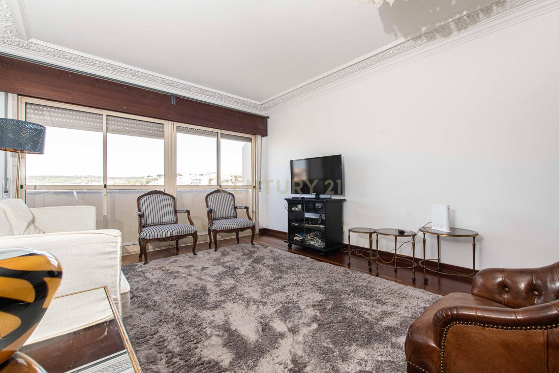 Apartment in Linda-a-Velha, Lisbon, Portugal 3 - 18890914