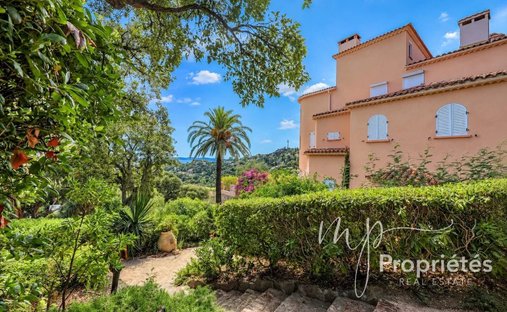 Appartamento a Rayol-Canadel-sur-Mer, Provenza-Alpi-Costa Azzurra, Francia 1