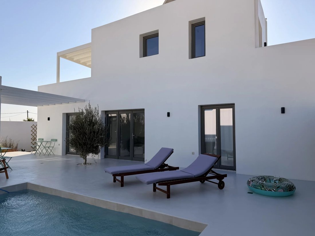 House in Paros, Aegean, Greece 1 - 18880327