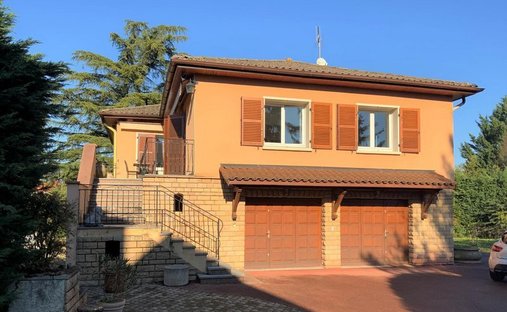 Villa in Villefranche-sur-Saone, Auvergne-Rhone-Alpen, Frankreich 1