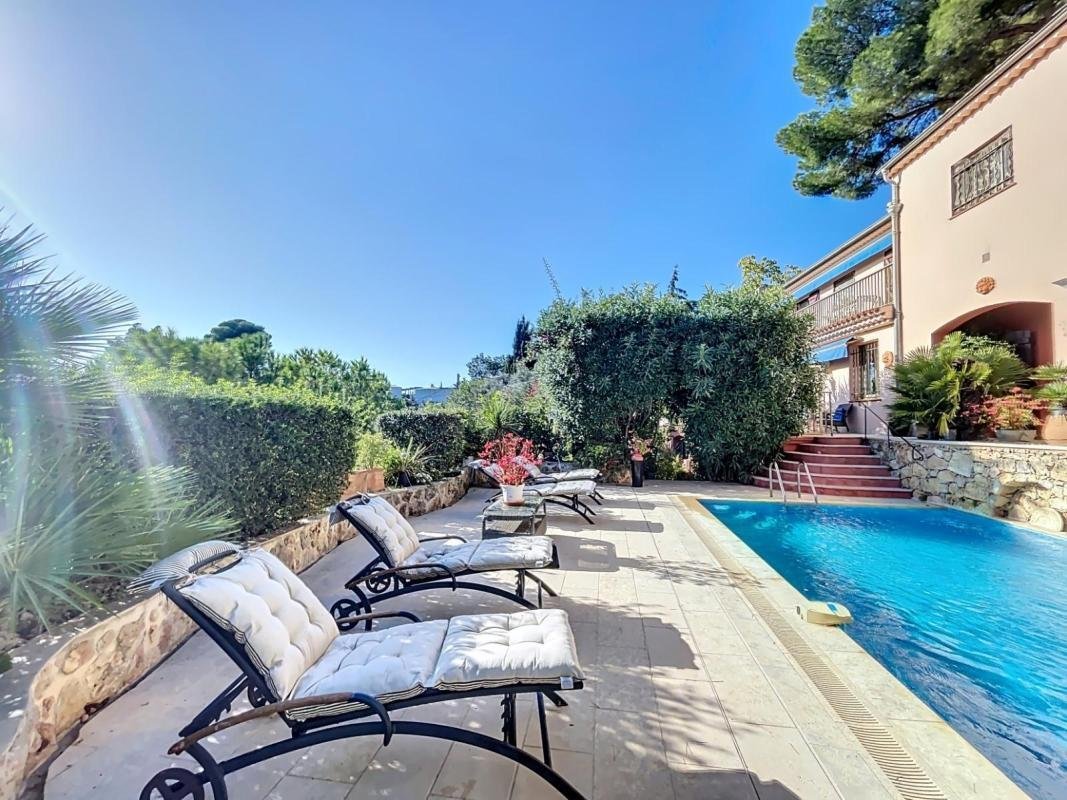 House in Mougins, Provence-Alpes-Côte d'Azur, France 4 - 18884861
