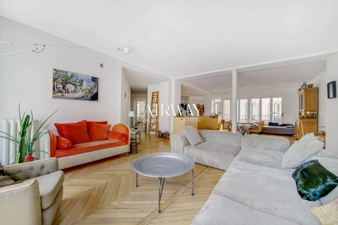 Apartment in Saint Vincent de Paul-Lariboisière, Paris 10e Arrondissement, Paris 3 - 18879112