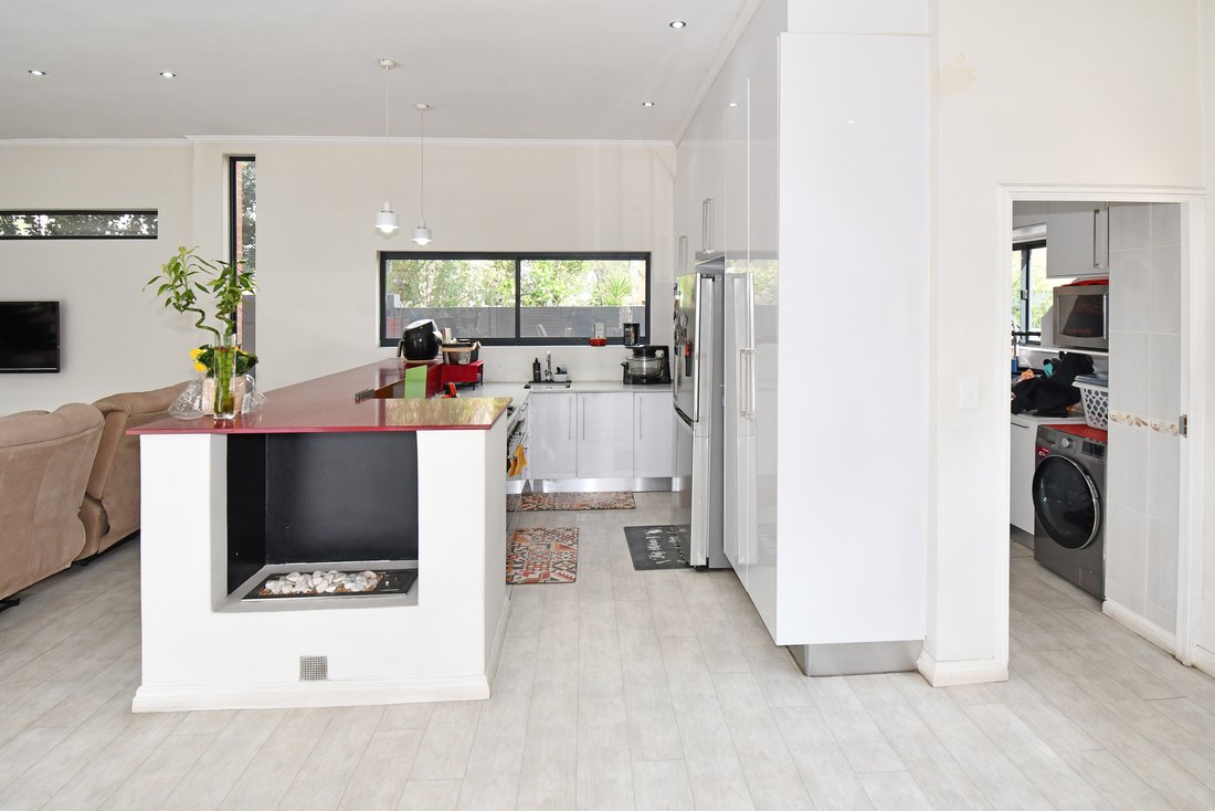 House in Waterfall Country Village, Gauteng, South Africa 5 - 18886868