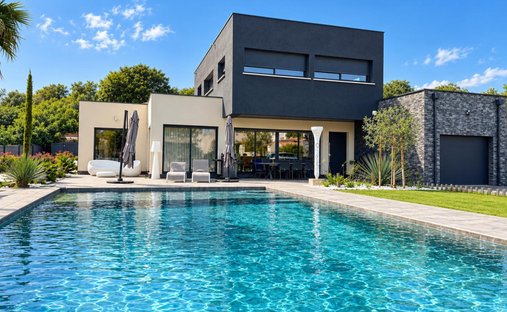 Maison à Zone Sud, Saint-Gilles, France 1