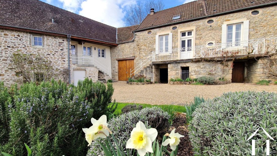 House in Nolay, Bourgogne – Franche-Comté, France 1 - 18880778