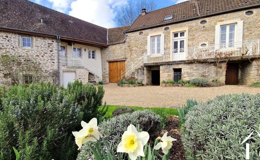 Maison à Nolay, Bourgogne-Franche-Comté, France 1