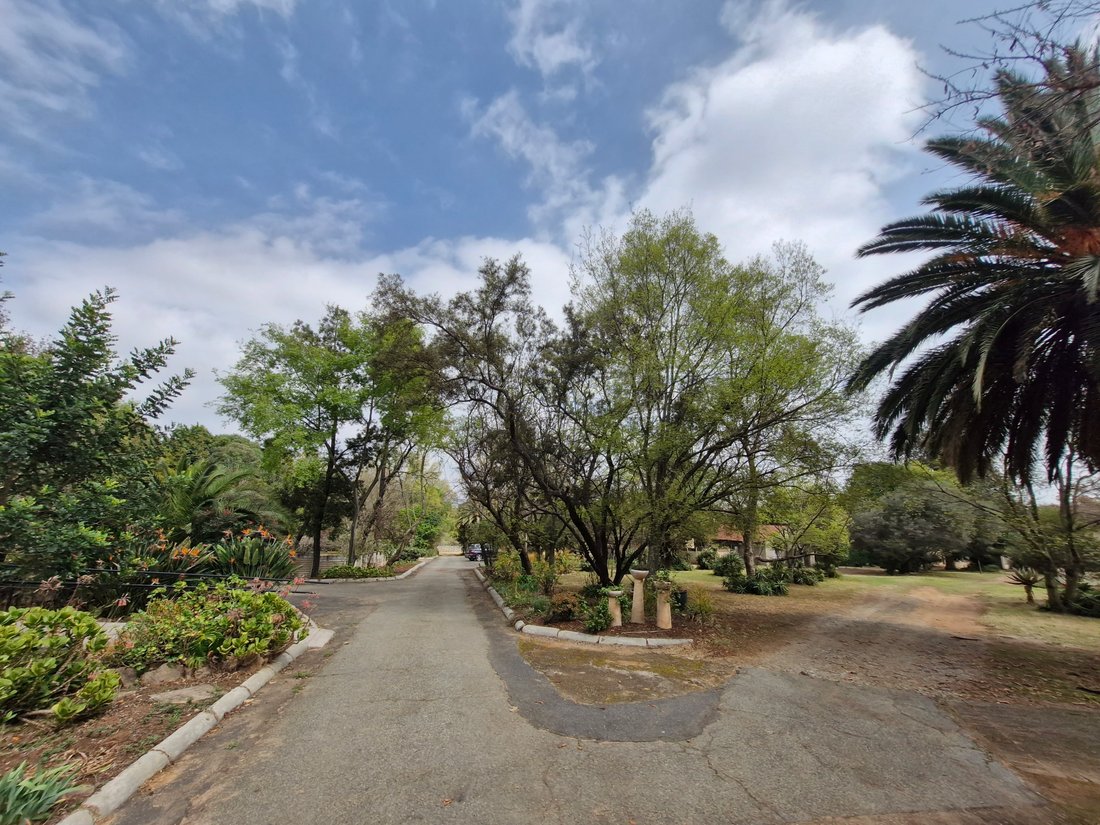 House in Mogale City Local Municipality, Gauteng, South Africa 2 - 18879662