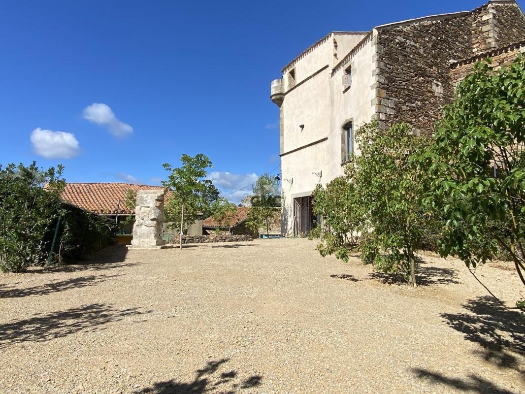 Castillo en Centre Ville, Clermont-l'Hérault, Francia 5 - 18881484